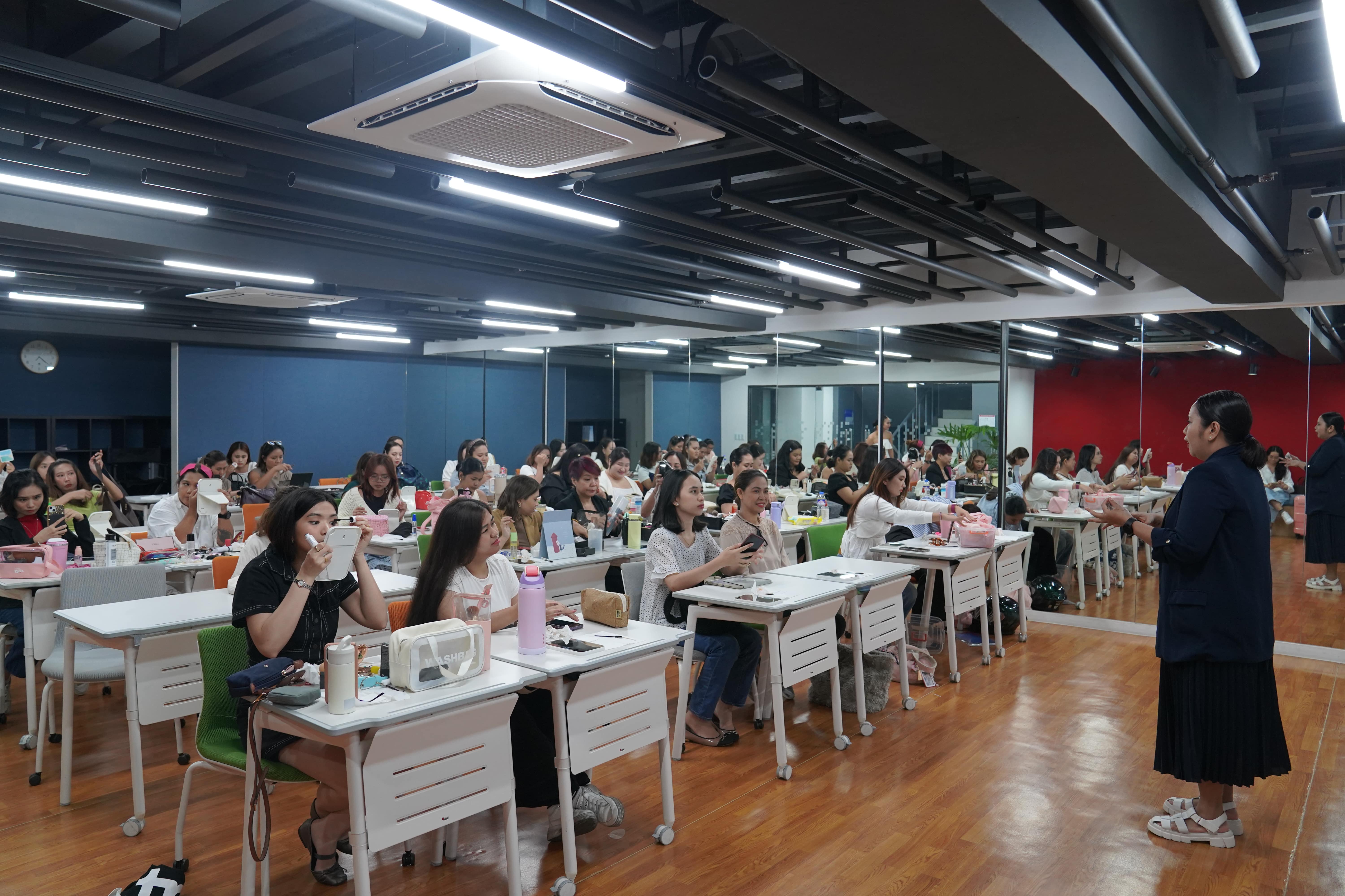 메이크업 워크숍 행사장