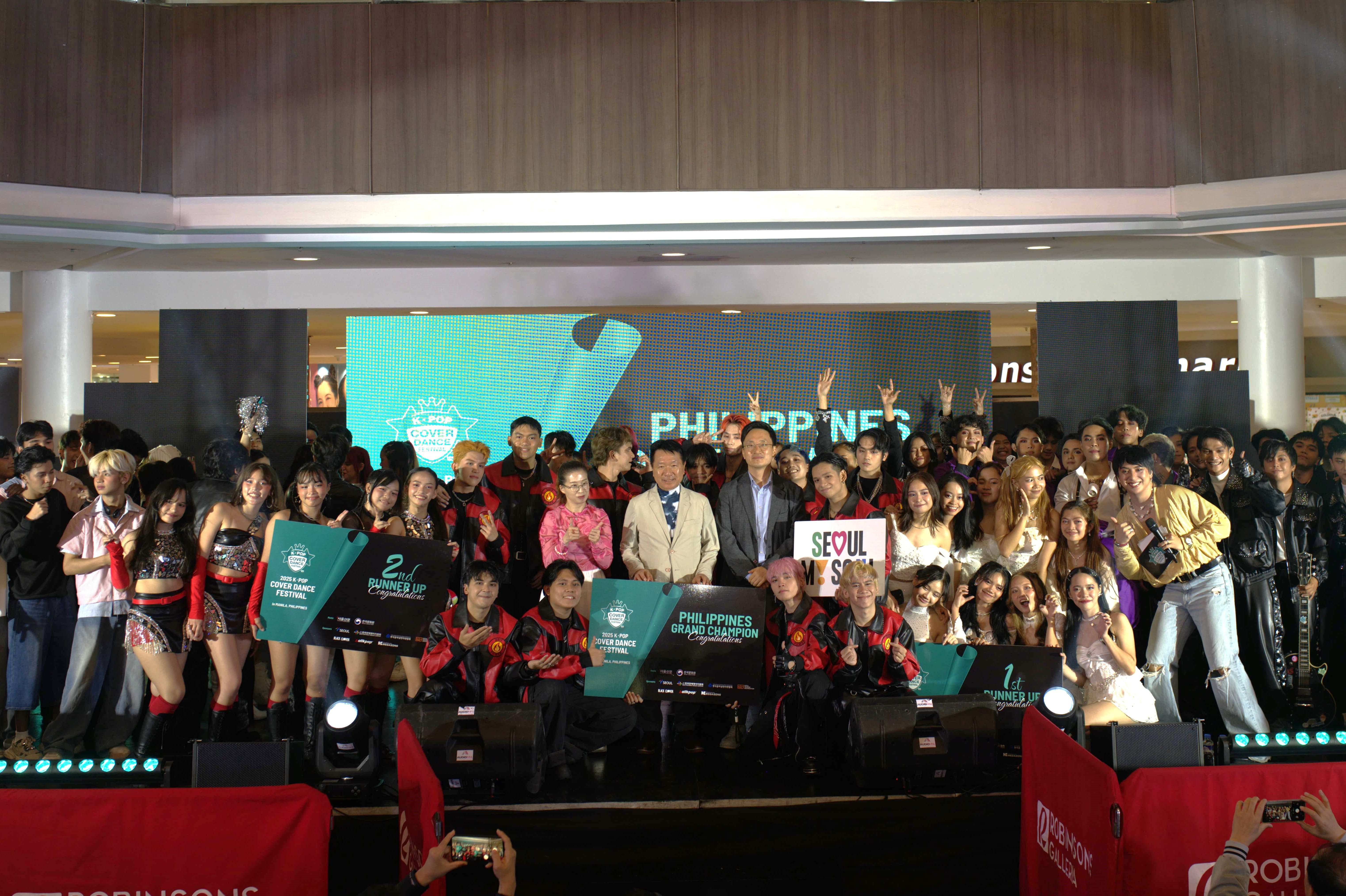 Kpop cover dance festival participants