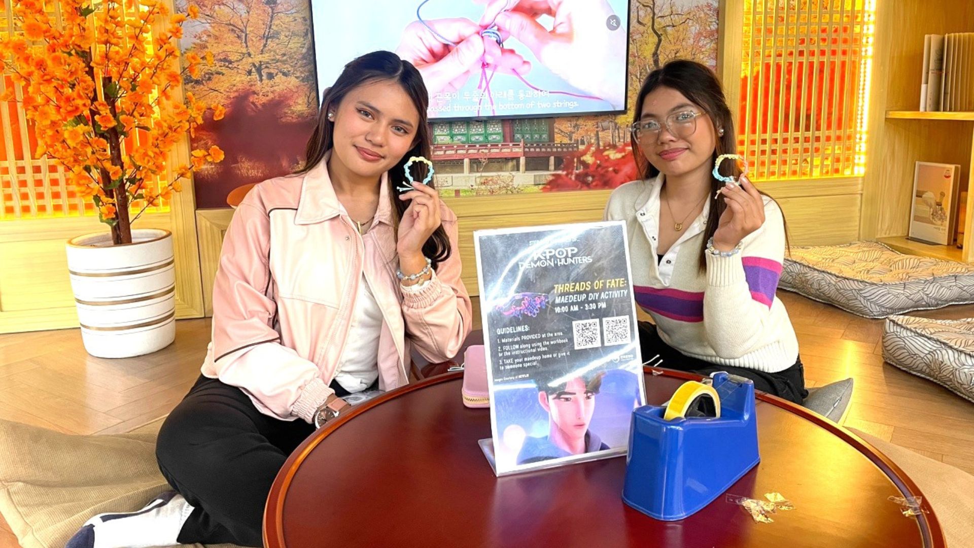 Personalized 'maedeup' by visitors