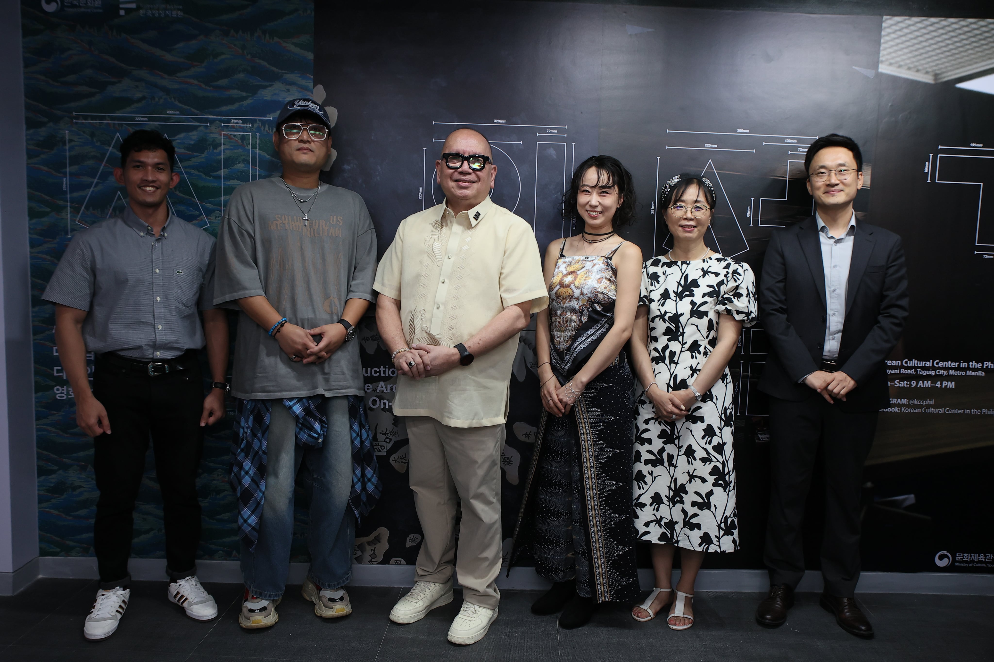 (Photo 3. (From left to right): Metropolitan Museum of Manila Senior Curator Ian Gines, orean production designer Han Ah Reum, Film Development Council of the Philippines (FDCP) Chair Jose Javier Reyes, Producer RuBi, Korean Film Council (KOFIC) Researcher Park Hee Seong, Korean Cultural Center in the Philippines (KCC) Director Kim Myeongjin)
