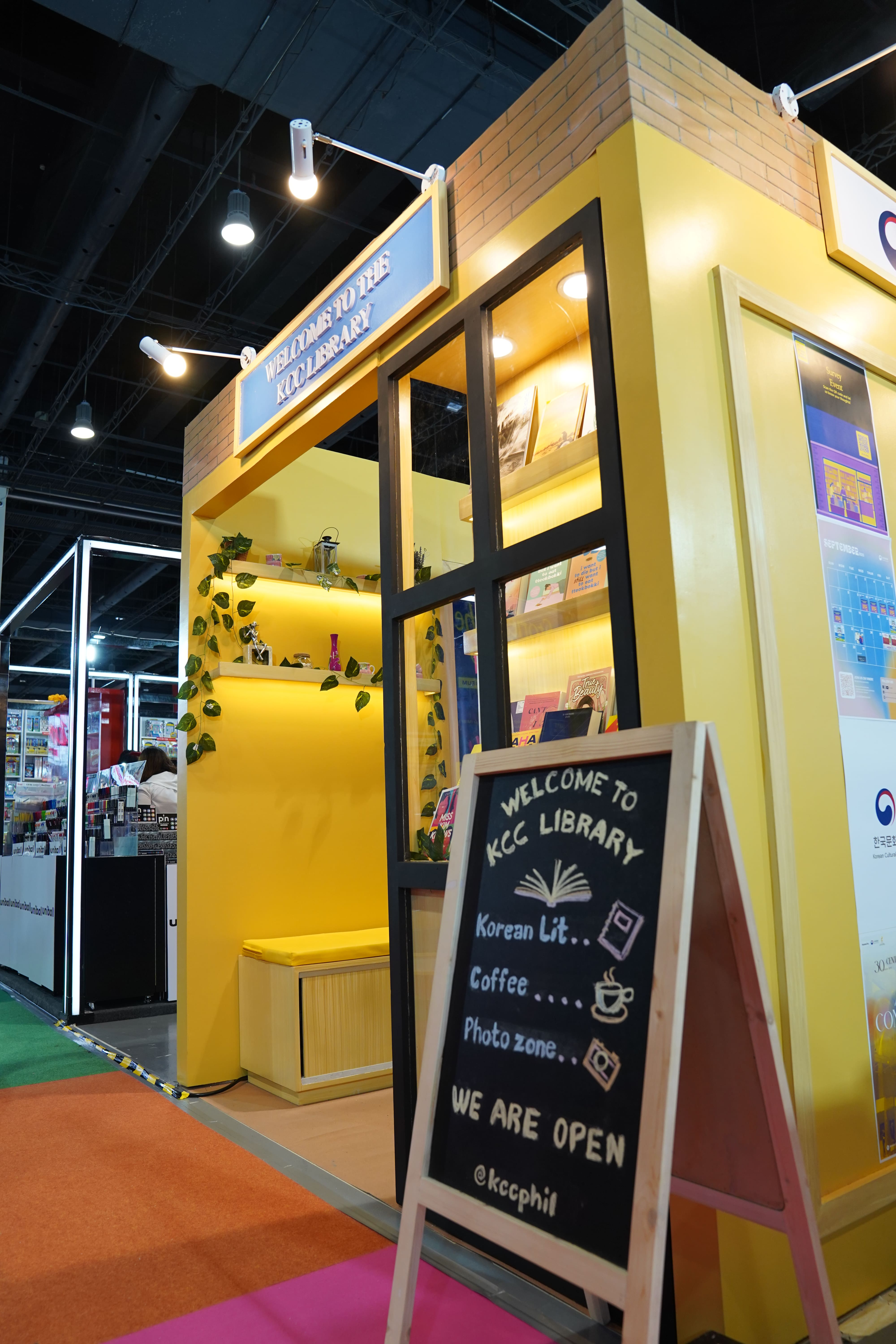 ▲ 마닐라국제도서박람회 K-문학 부스