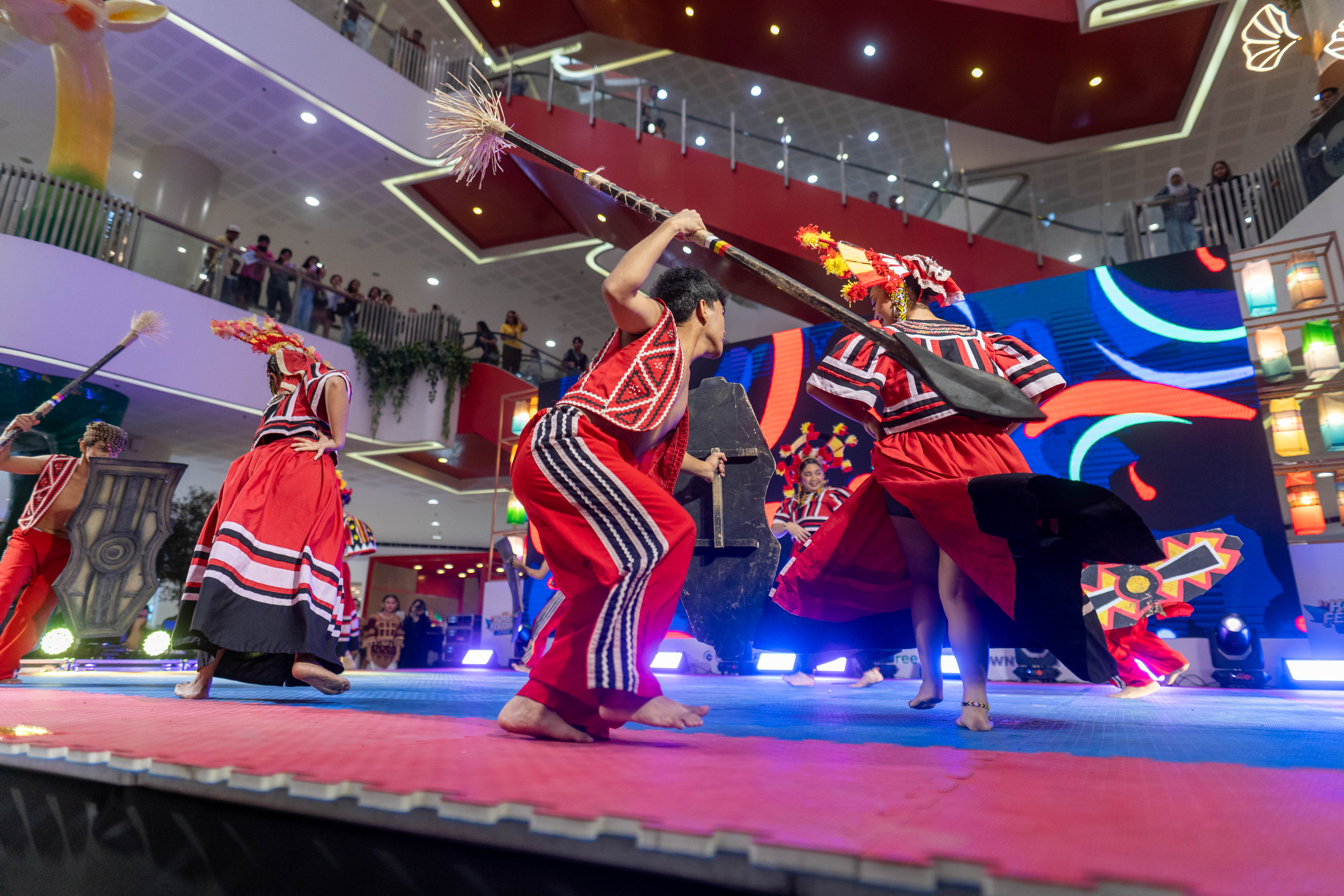 Liceo Folkloric Dance Troup performance