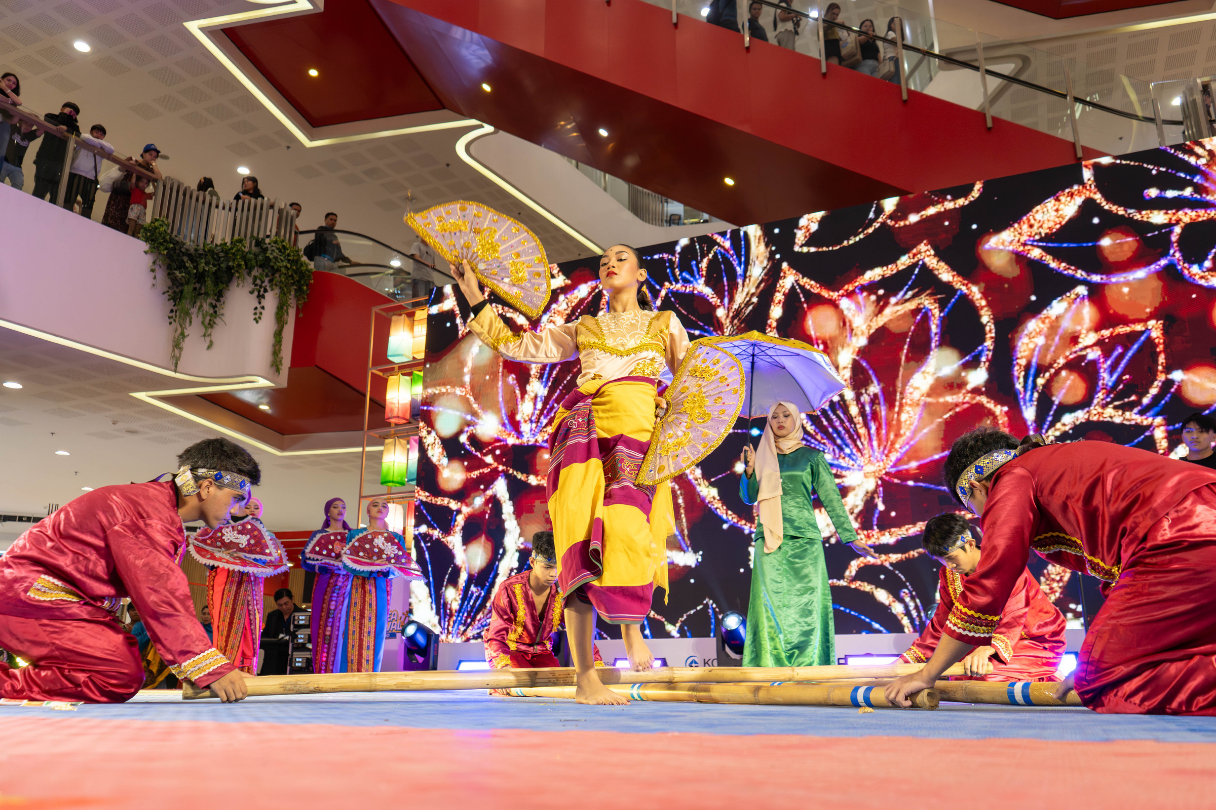 Liceo Folkloric Dance Troupe 공연