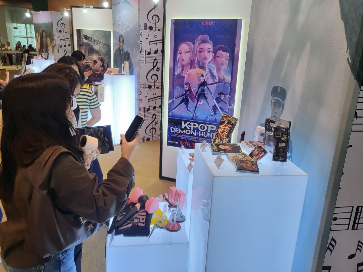 행사장 로비 전시 1