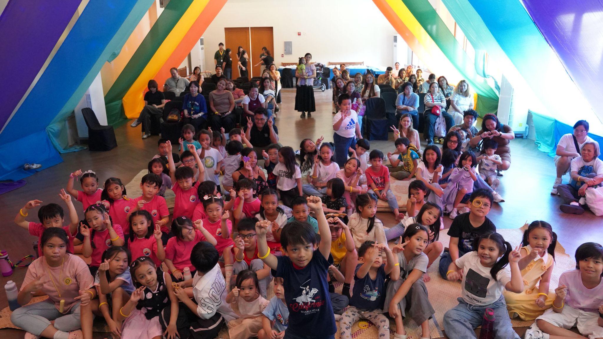 Photo 5.&nbsp;Children pose for a group photo, wrapping up a fun-filled morning at Balay Yatu of Museo Pambata.